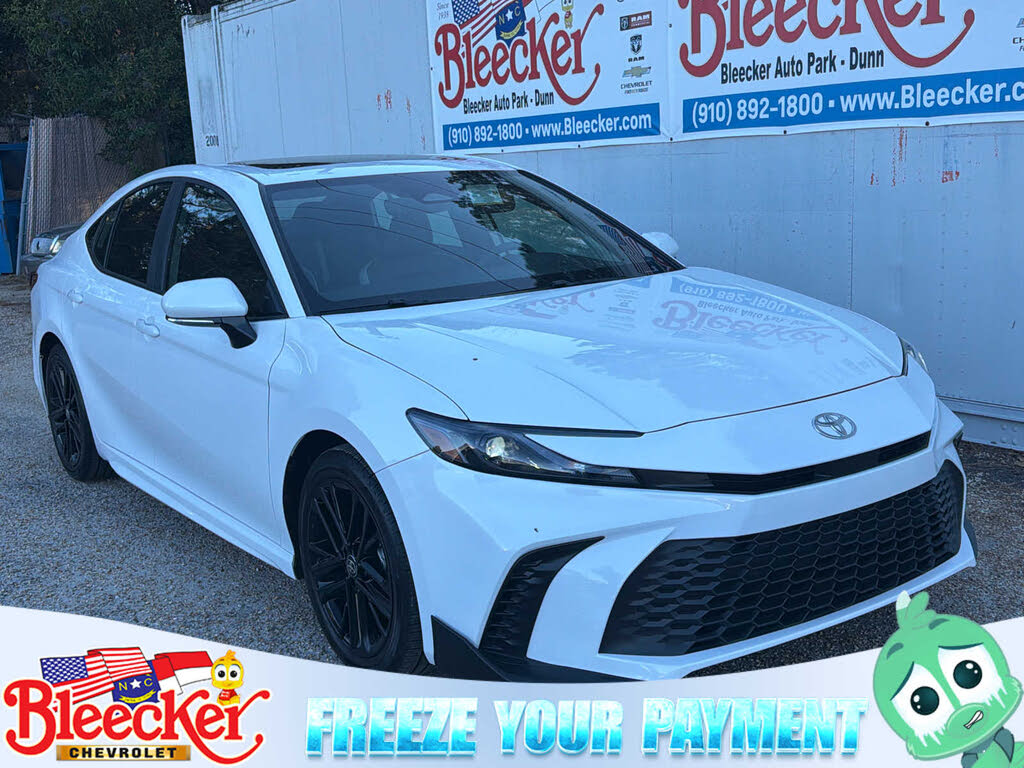 2025 Toyota Camry SE FWD