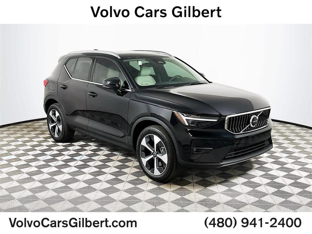 2025 Volvo XC40 B5 Plus Bright Theme AWD