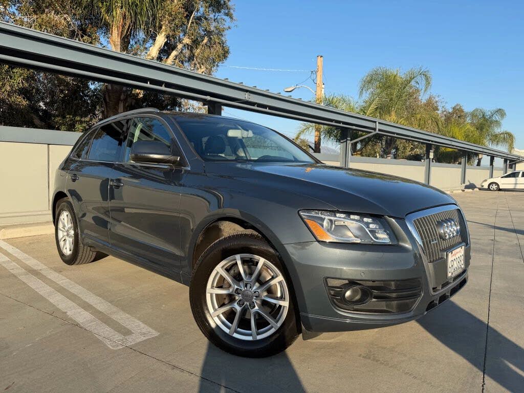 2011 Audi Q5 2.0T quattro Premium Plus