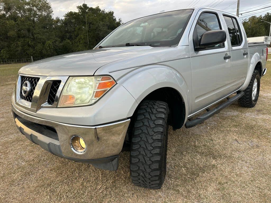 2011 Nissan Frontier SV Crew Cab