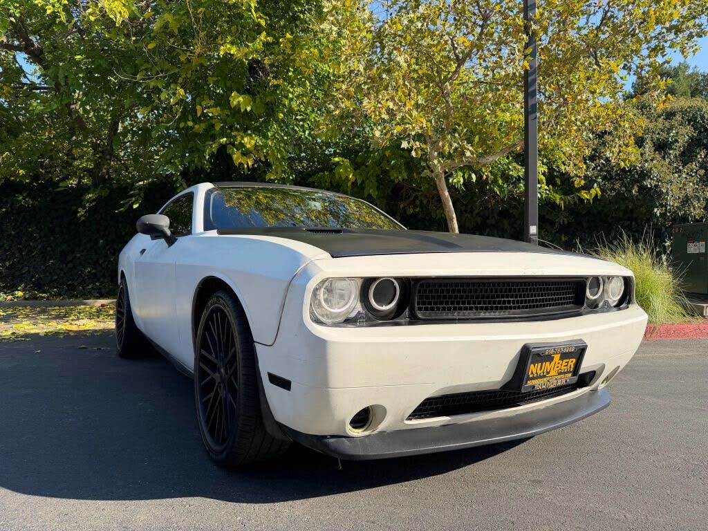 2013 Dodge Challenger SXT RWD
