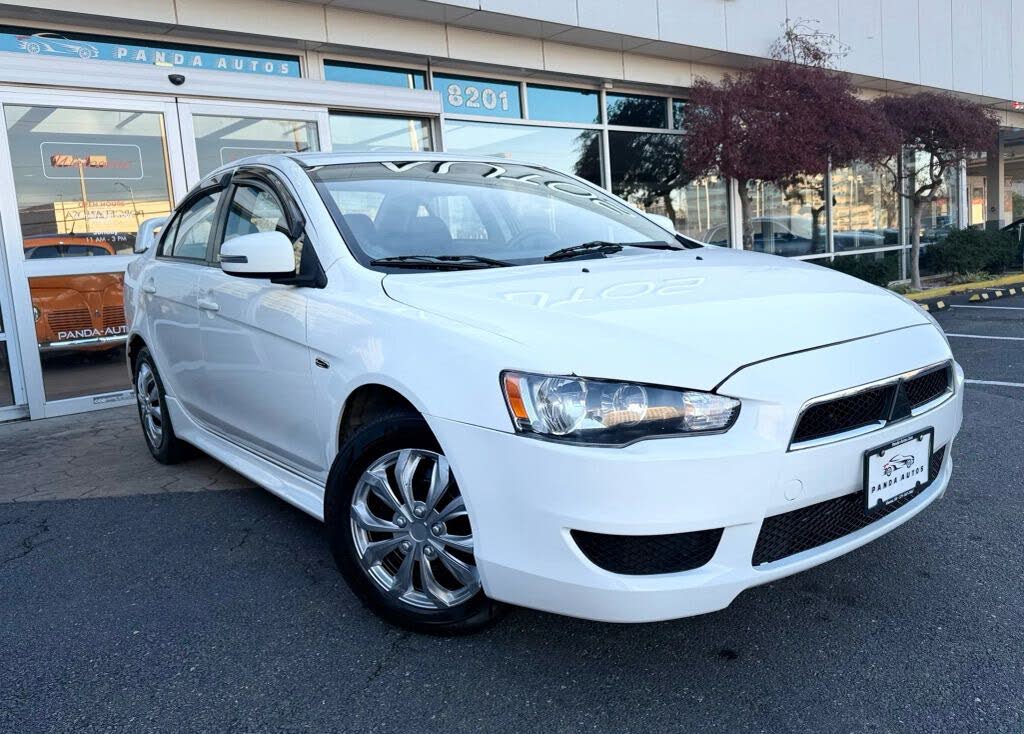 2015 Mitsubishi Lancer ES FWD