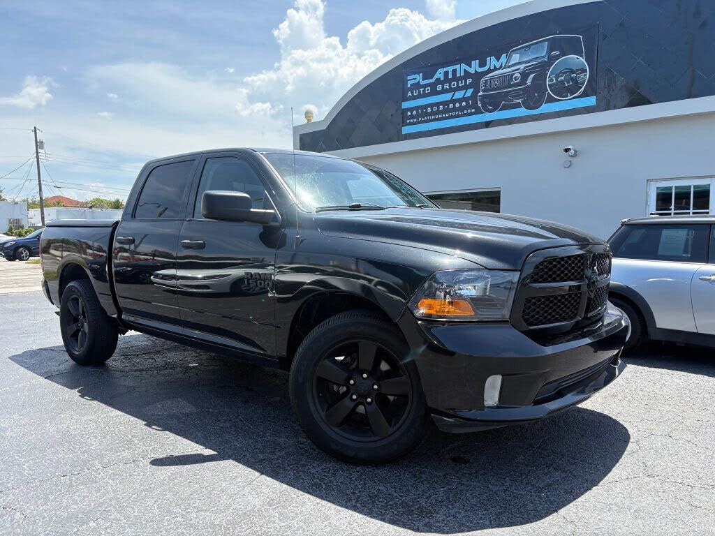 2018 RAM 1500 Express Crew Cab RWD