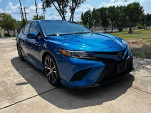 Toyota Camry SE FWD