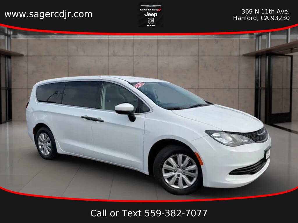 2020 Chrysler Voyager L FWD