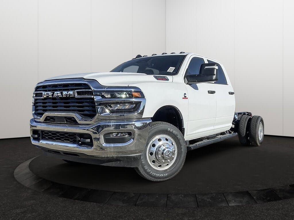 2025 RAM 3500 Chassis Tradesman Crew Cab LB DRW 4WD
