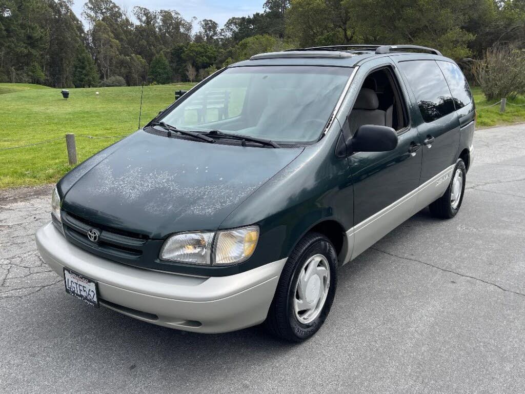 2000 Toyota Sienna LE