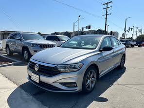 Volkswagen Jetta R-Line FWD