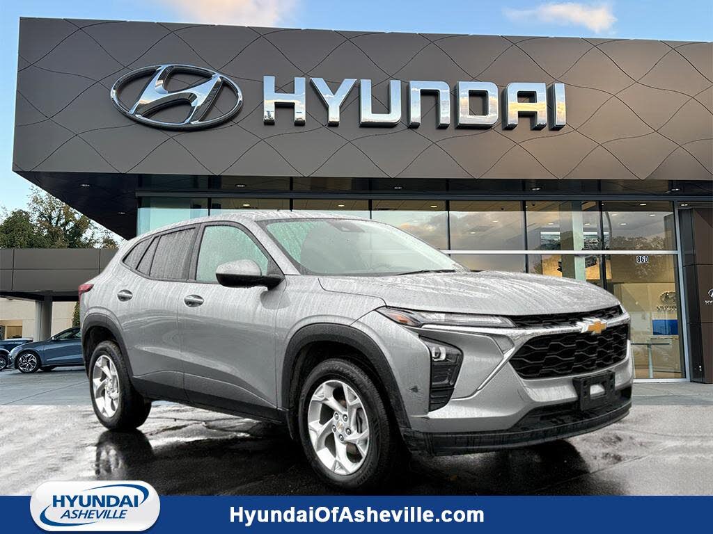 2024 Chevrolet Trax LS FWD