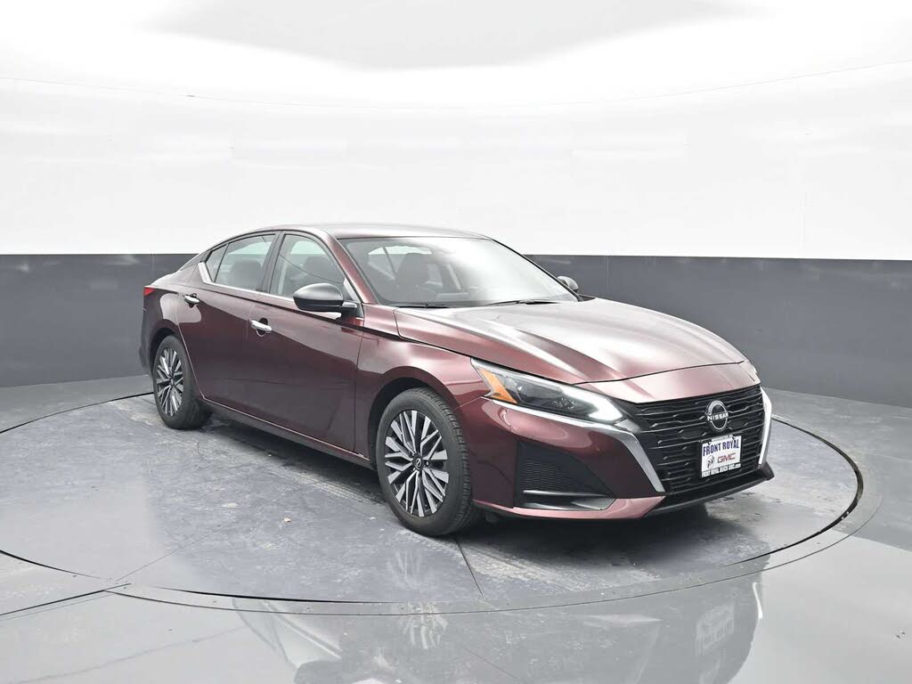 2024 Nissan Altima 2.5 SV FWD