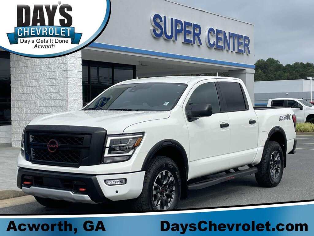 2024 Nissan Titan PRO-4X Crew Cab 4WD