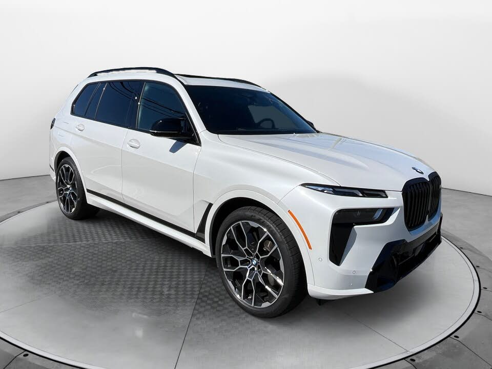 2025 BMW X7 M60i AWD