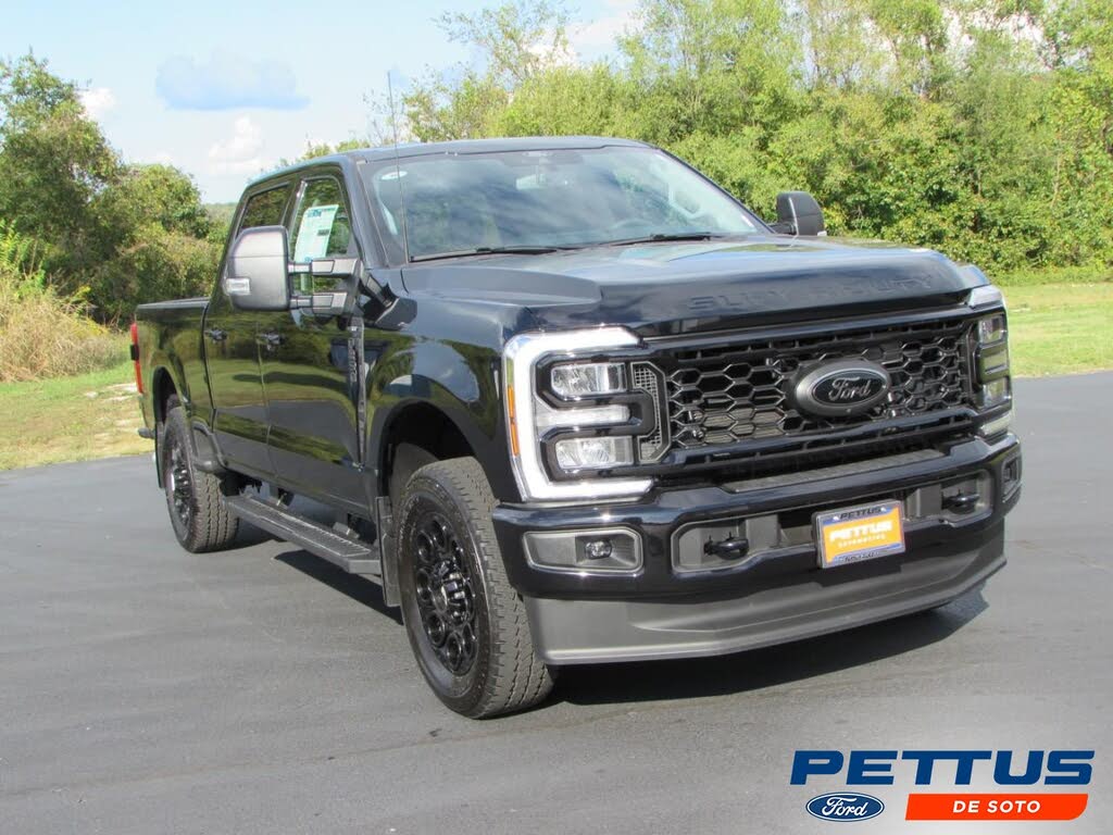 2025 Ford F-250 Super Duty XLT Crew Cab 4WD