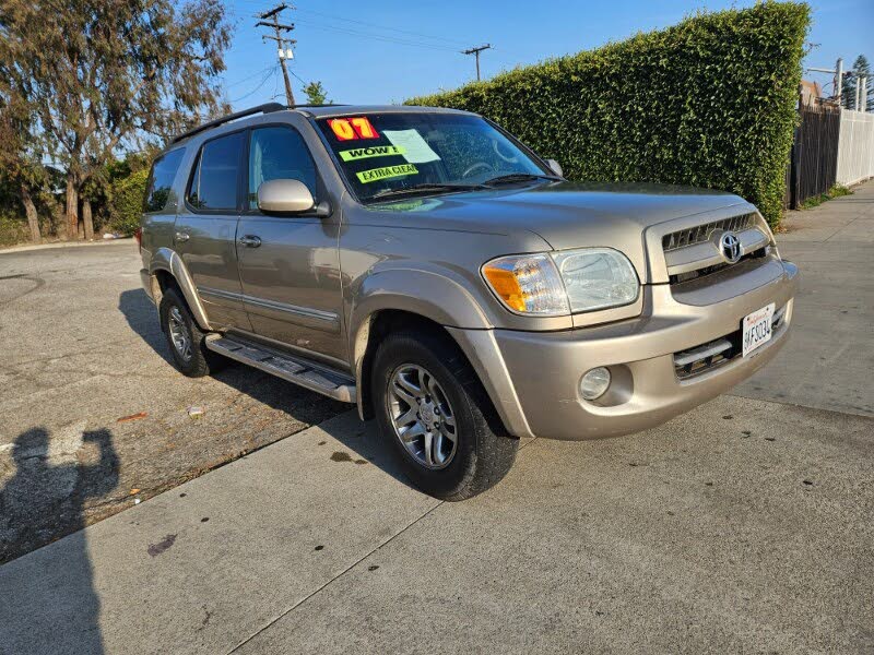 2007 Toyota Sequoia 4 Dr SR5 V8