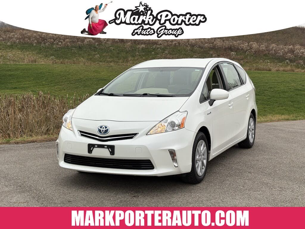 2014 Toyota Prius v Two FWD