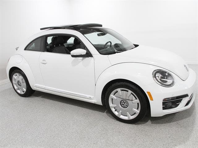 2019 Volkswagen Beetle 2.0T SE Hatchback FWD