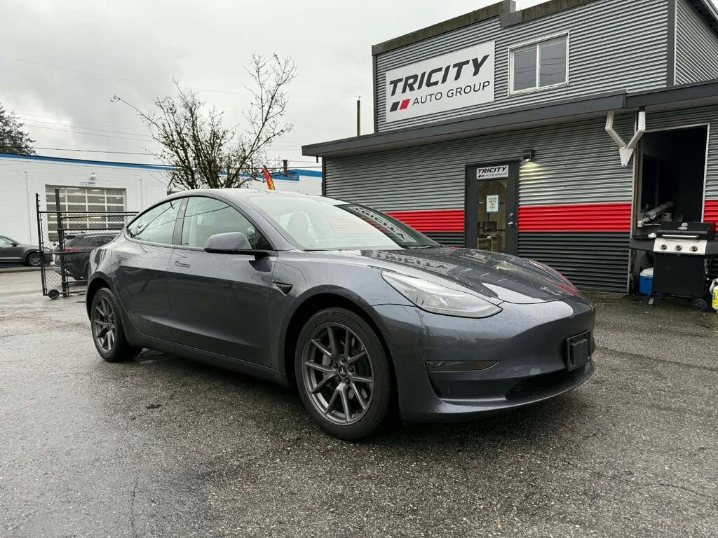 2023 Tesla Model 3 RWD
