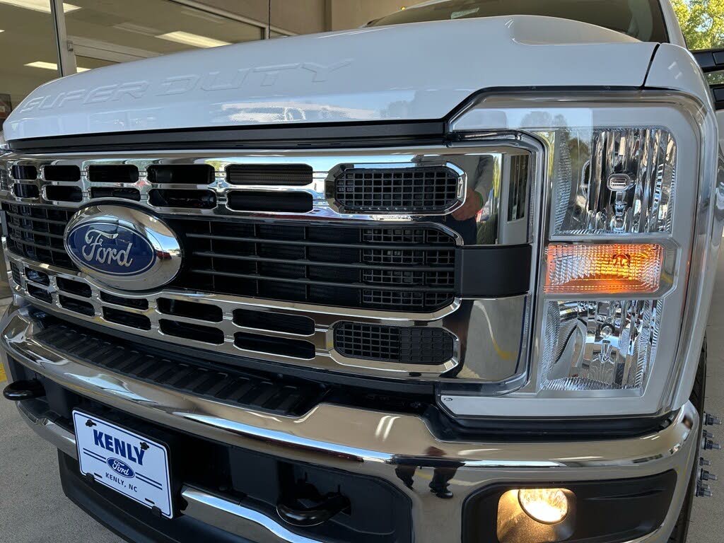 2026 Ford F-350 Super Duty Chassis XL Crew Cab DRW 4WD