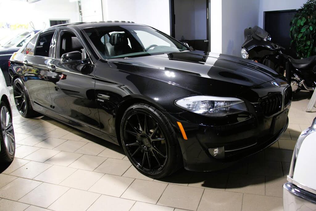 2011 BMW 5 Series 550i xDrive Sedan AWD