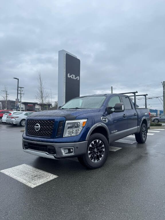 2017 Nissan Titan PRO-4X Crew Cab 4WD