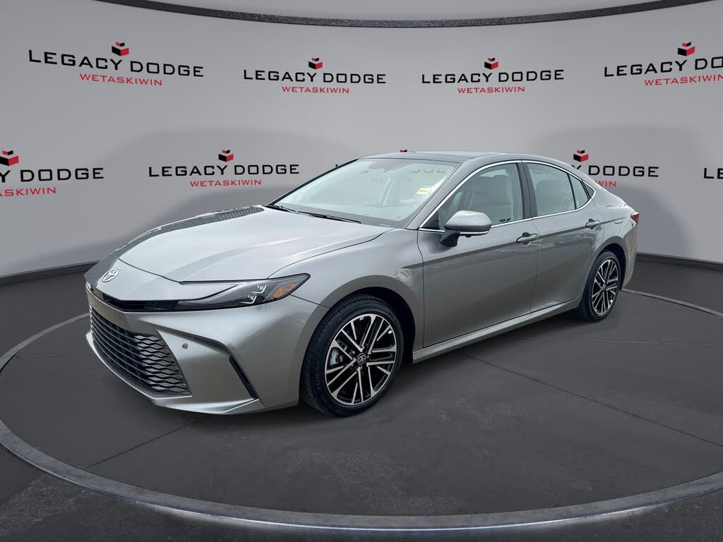 Toyota Camry XLE AWD 2025