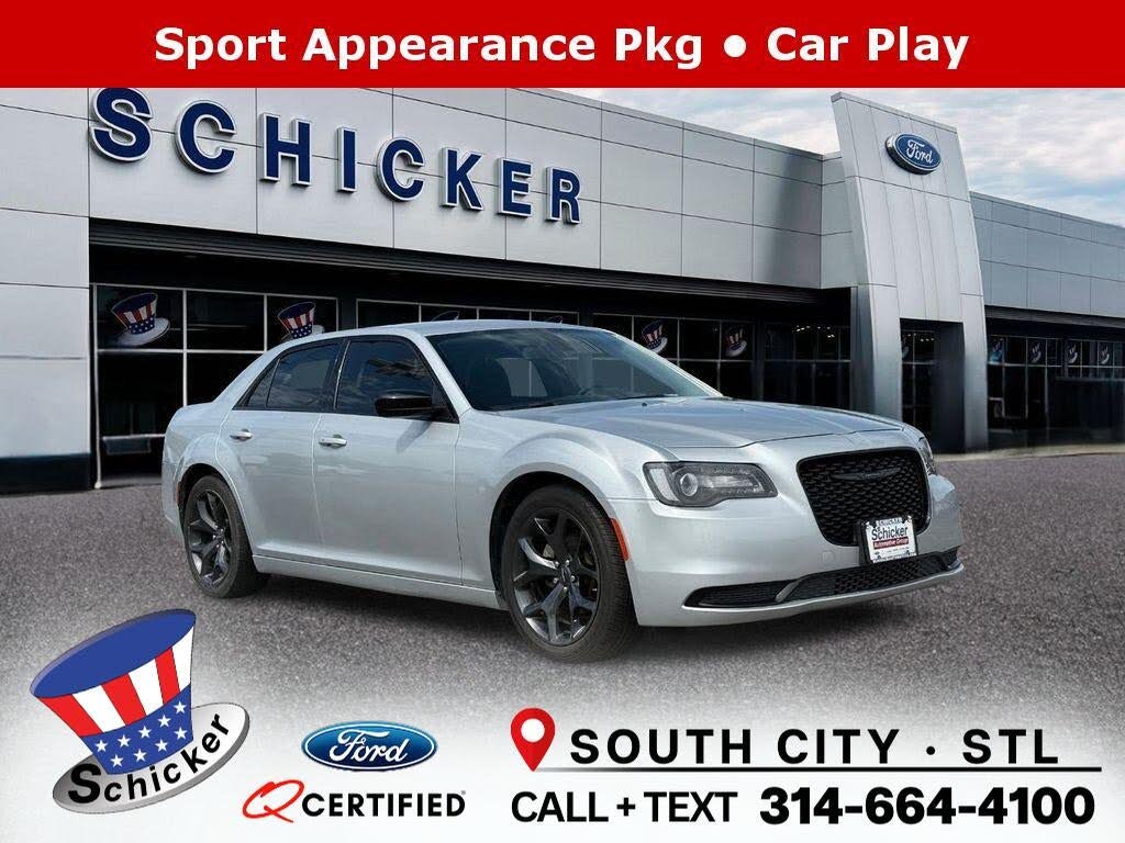 2021 Chrysler 300 Touring RWD