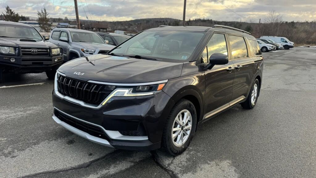 2022 Kia Carnival LX+ FWD