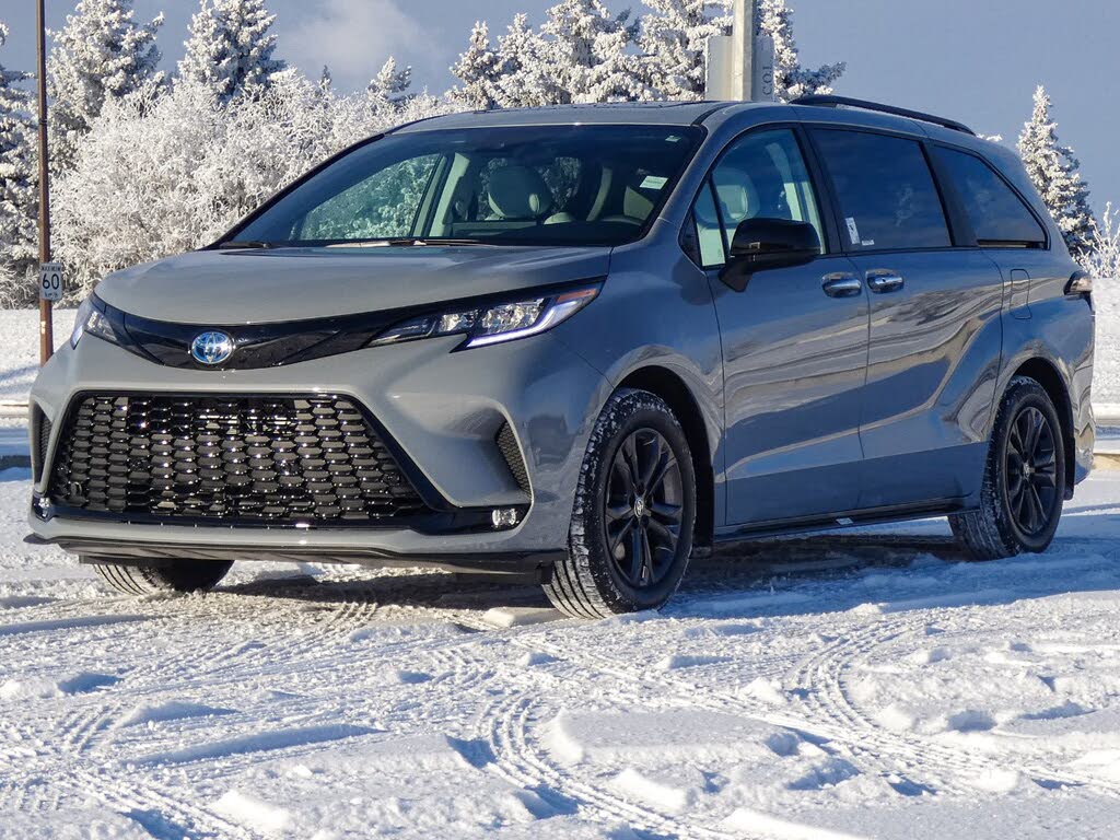 2025 Toyota Sienna XSE 7-Passenger AWD