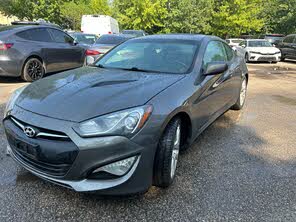 Hyundai Genesis Coupe 2.0T Premium RWD