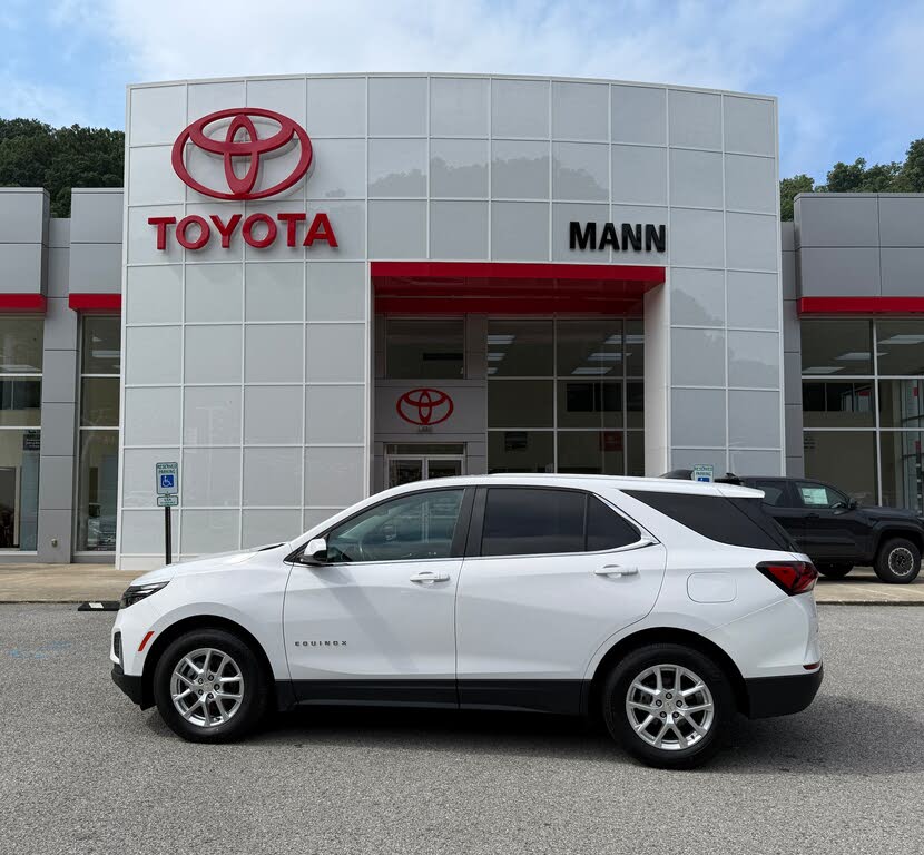 2022 Chevrolet Equinox LT FWD with 1LT