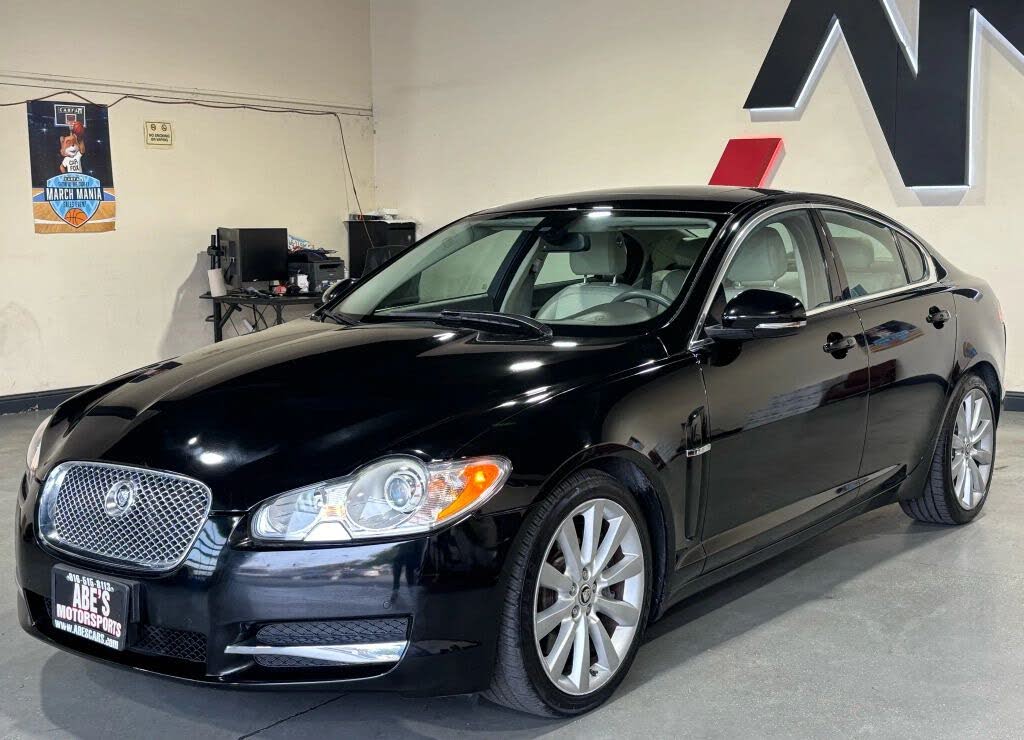 2010 Jaguar XF XF Premium RWD