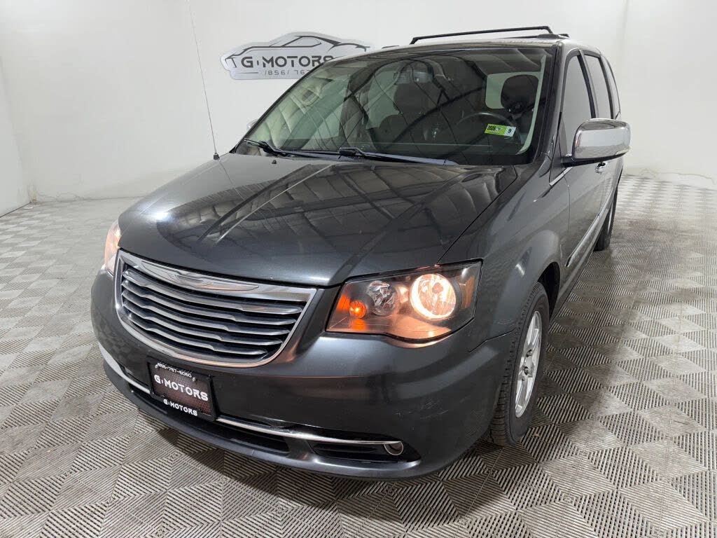 2012 Chrysler Town & Country Touring-L FWD