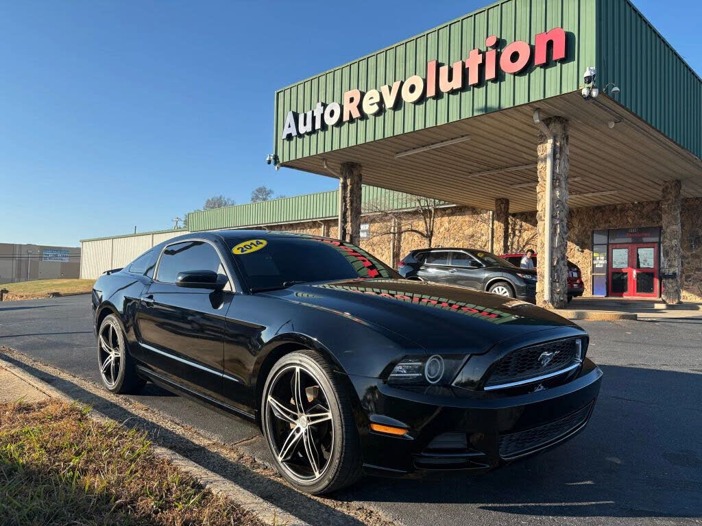 2014 Ford Mustang V6 Premium Coupe RWD