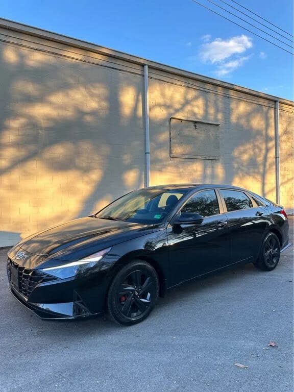 2022 Hyundai Elantra SEL FWD