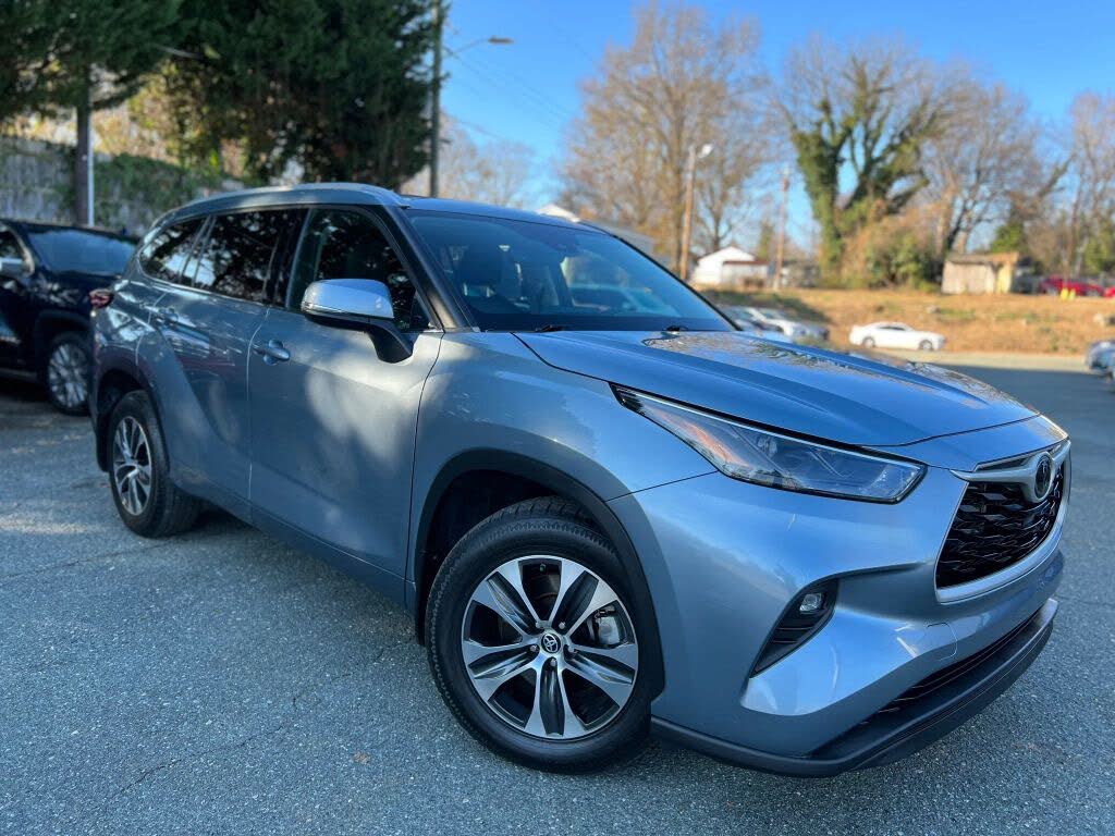 2022 Toyota Highlander XLE AWD