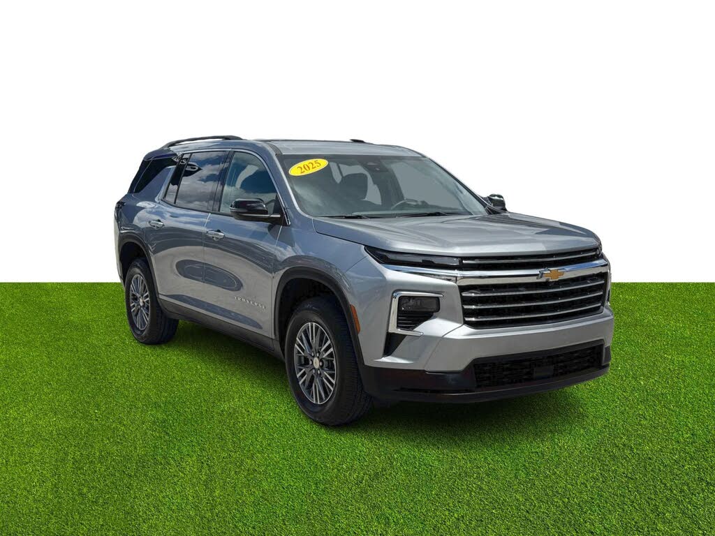 2025 Chevrolet Traverse LT FWD
