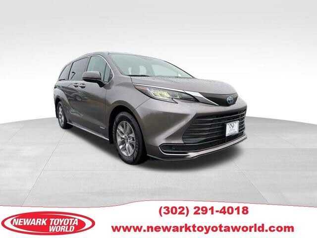 2021 Toyota Sienna LE 8-Passenger AWD