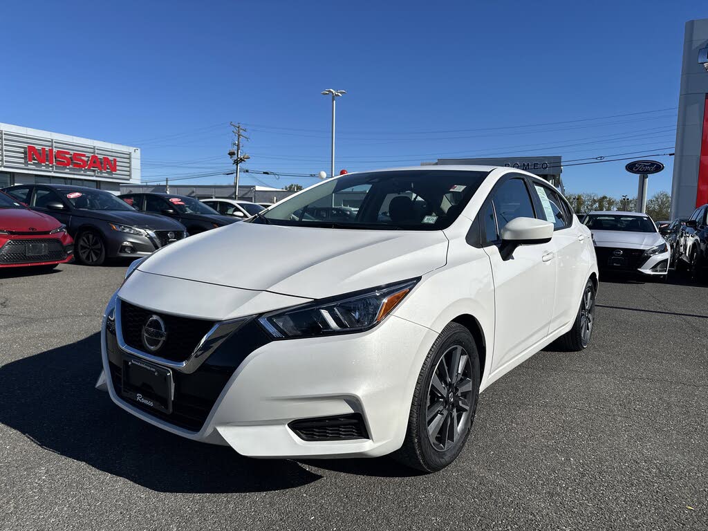 2022 Nissan Versa SV FWD