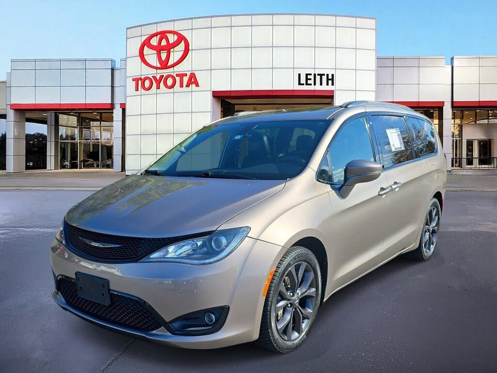 2018 Chrysler Pacifica Limited FWD