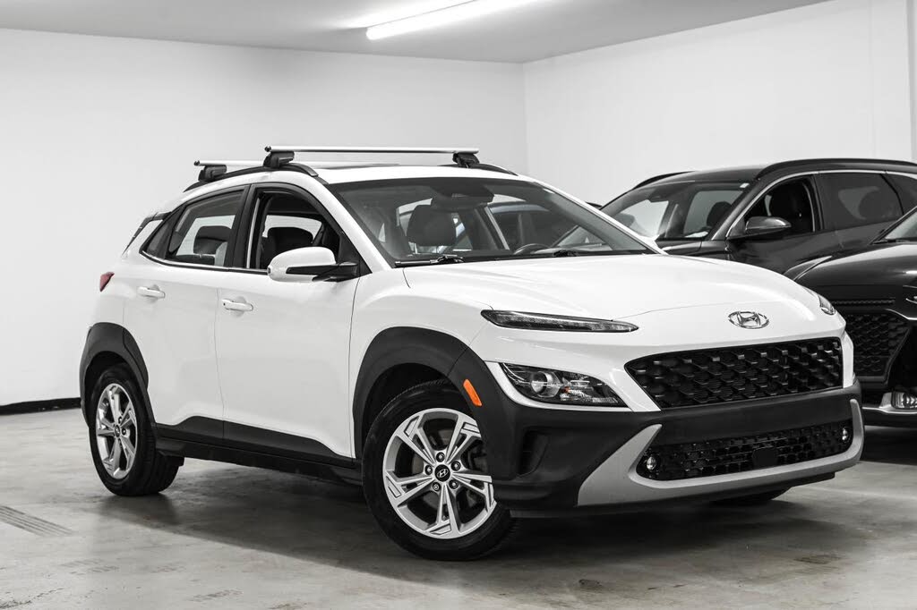 Hyundai Kona Preferred AWD with Sun and Leather Package 2022