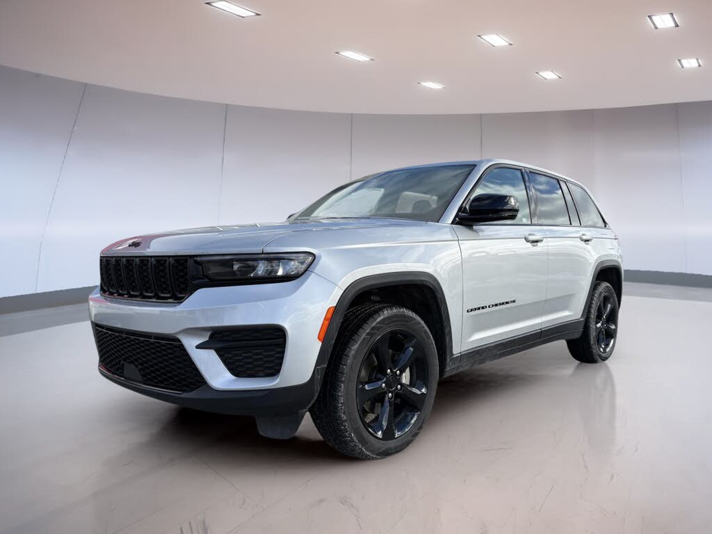 2023 Jeep Grand Cherokee Altitude 4WD
