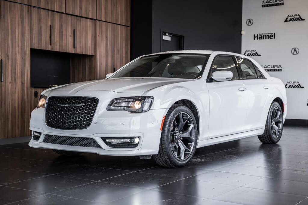 2022 Chrysler 300 Touring L RWD