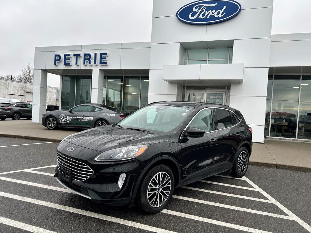 2022 Ford Escape Hybrid Plug-in Titanium FWD