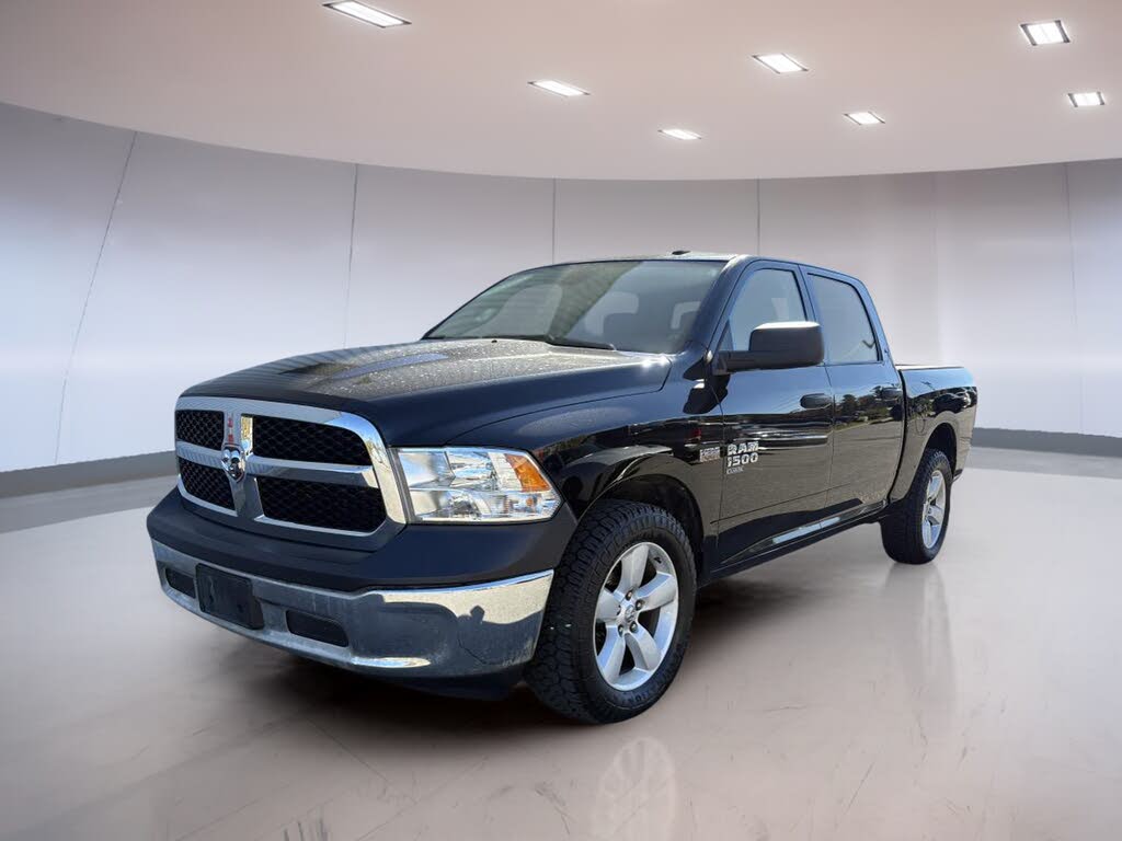 2022 RAM 1500 Classic SLT Crew Cab 4WD
