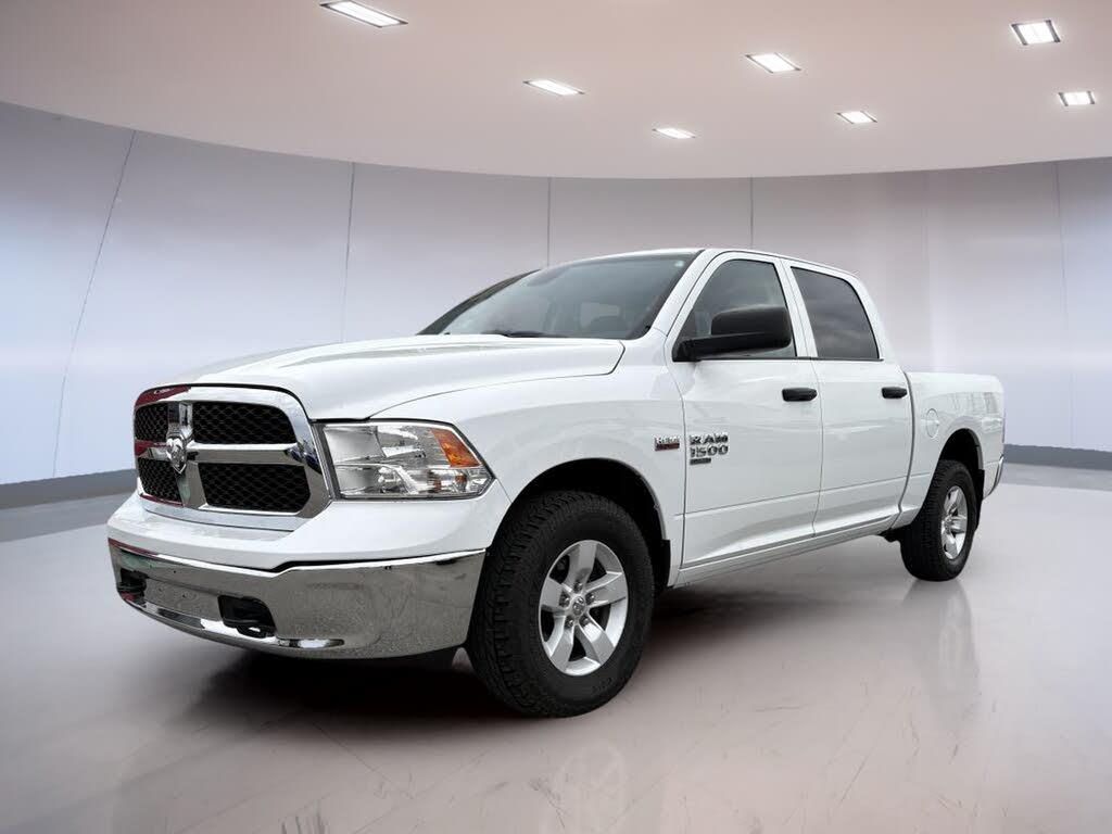 RAM 1500 Classic SLT Crew Cab 4WD 2023