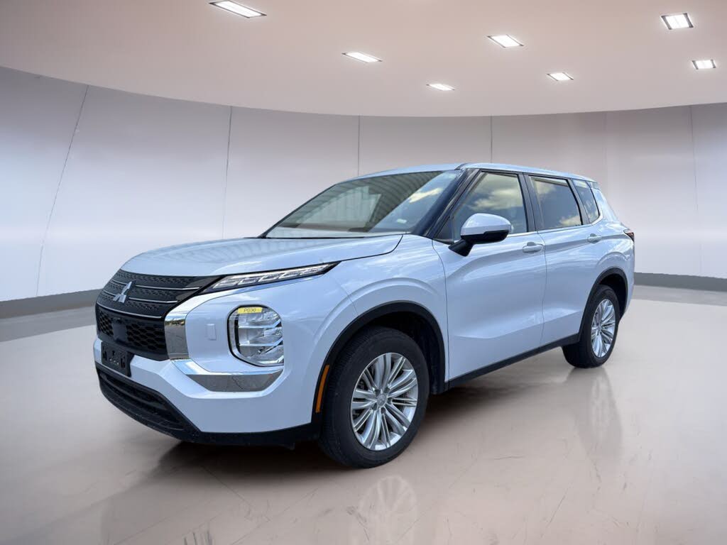 Mitsubishi Outlander ES S-AWC 2024