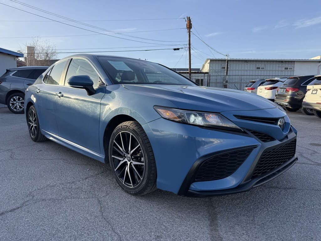 2024 Toyota Camry SE FWD