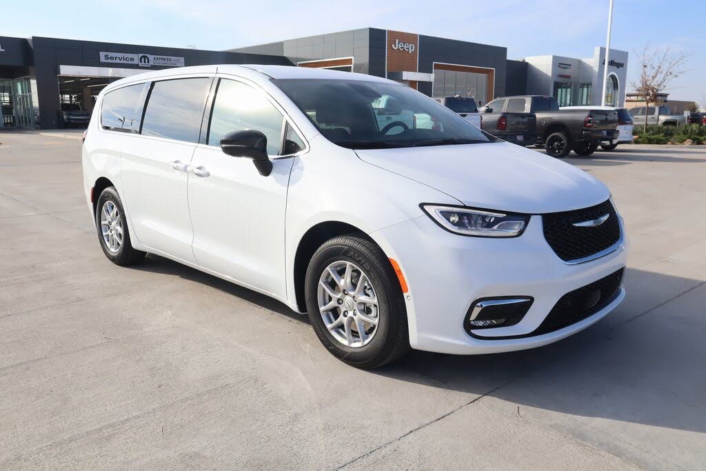 2026 Chrysler Pacifica Select FWD