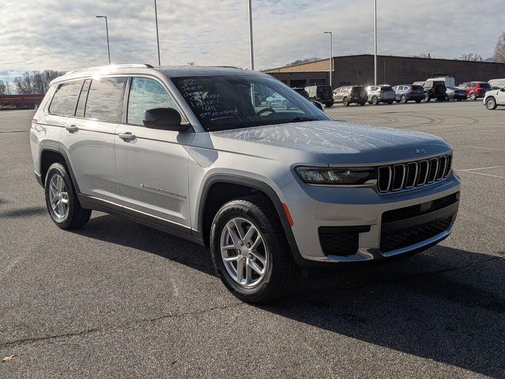 2022 Jeep Grand Cherokee L Laredo 4WD