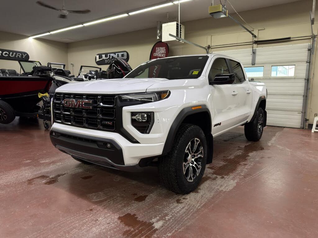 GMC Canyon AT4 Crew Cab 4WD 2023